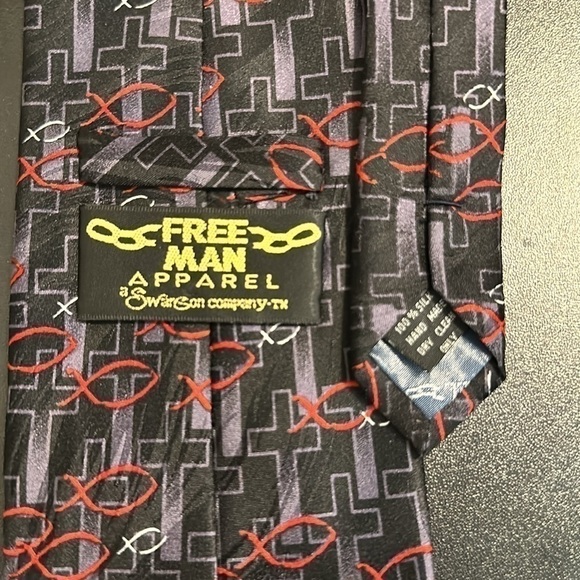 FREE MAN APPAREL NECKTIE 60” CHRISTIAN JESUS CROSS FISH EUC 100% SILK CHURCH - Picture 5 of 5
